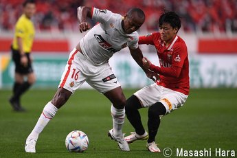 浦和レッズ SR スーパーレア オフショットver.アクリルスタンド 大久保智明 浦和レッズ SR スーパーレア オフショットver.アクリルスタンド 大久保智明